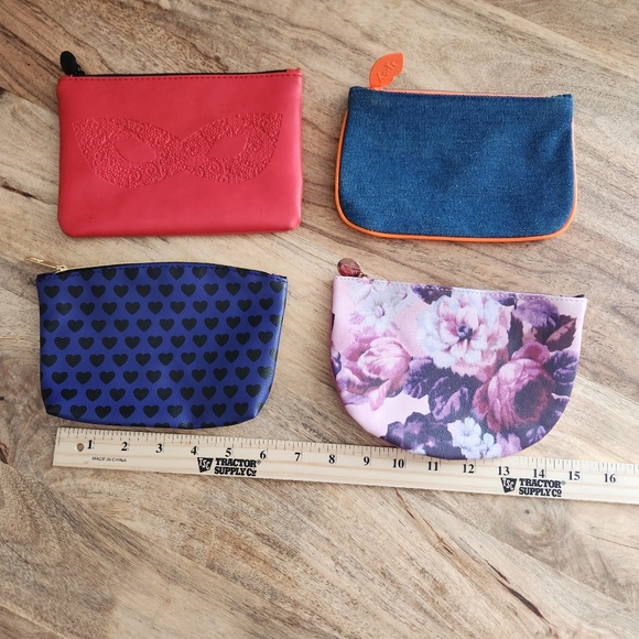Set of 4 Ipsy Zipper Pouches Assorted Colors - Picture 12 of 14